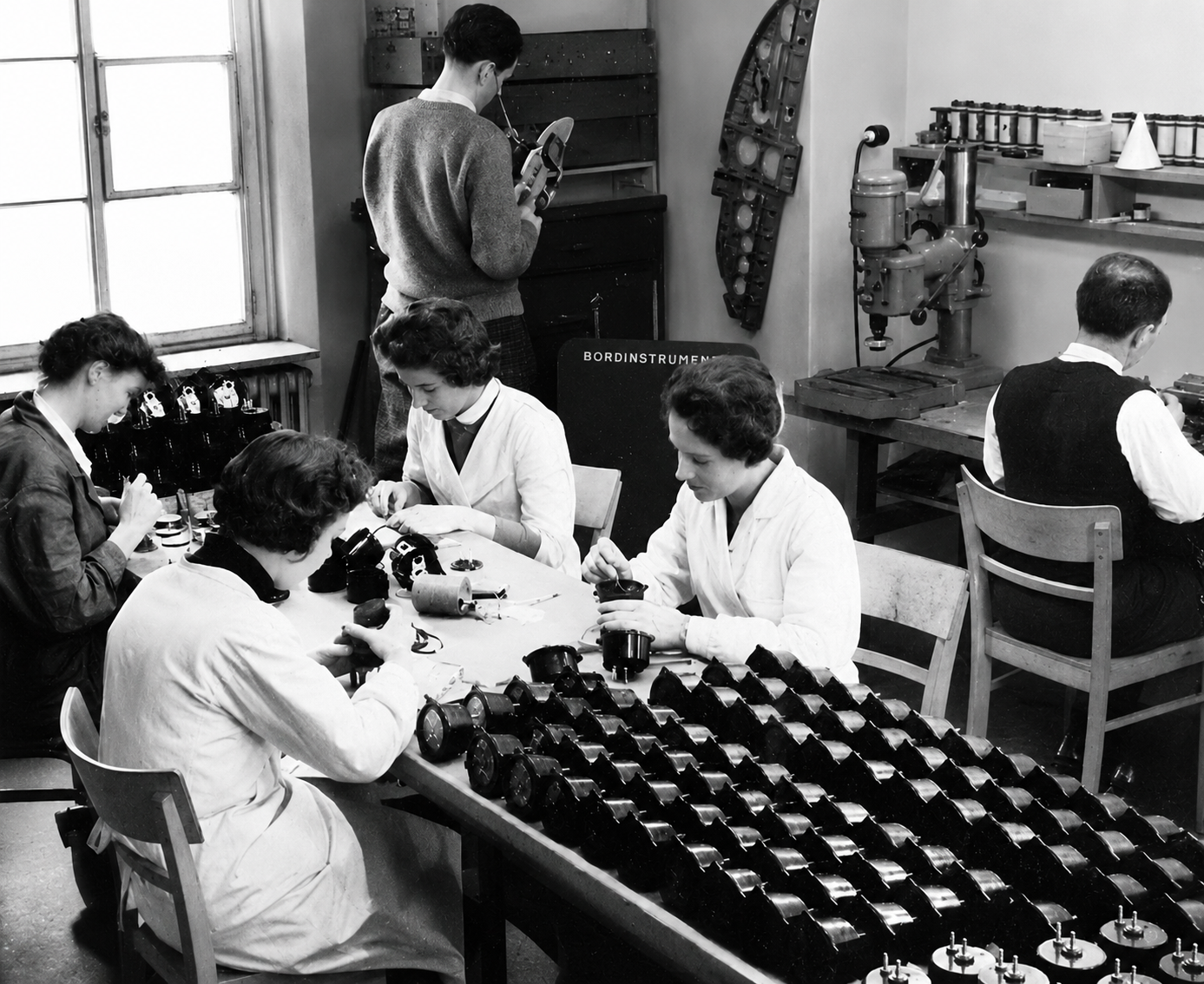 Herstellung von Bordinstrumenten bei FRIEBE in den 50er Jahren